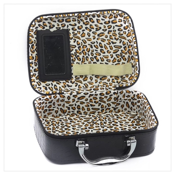 TRAVEL COSMETIC CASE BAG - Picture 3 of 6